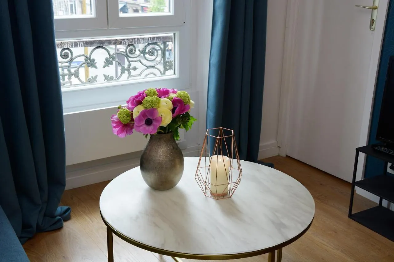 Holidaysinparis - Republique * باريس