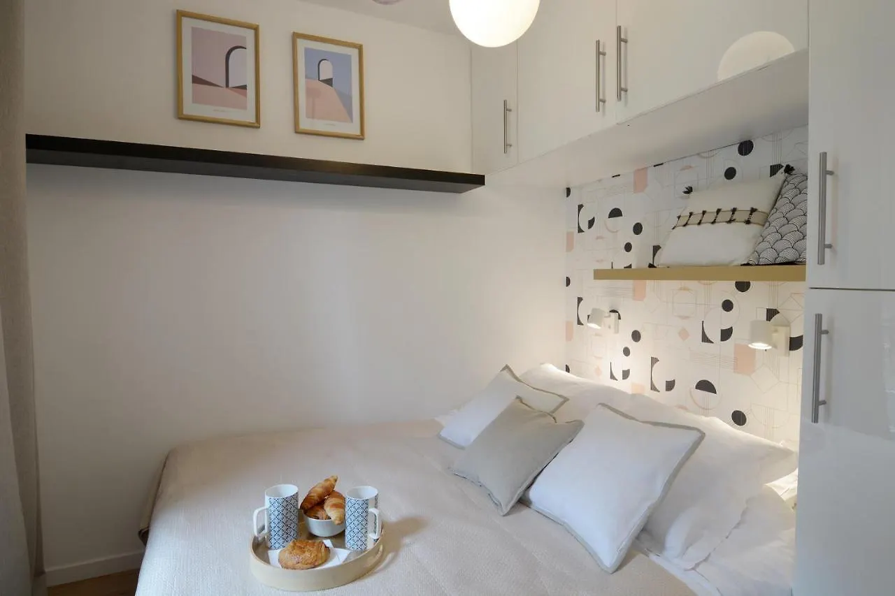 Holidaysinparis - Republique * باريس